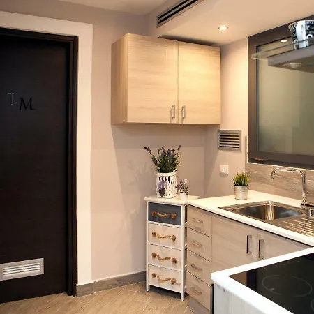 Ai Teatri Apartment *